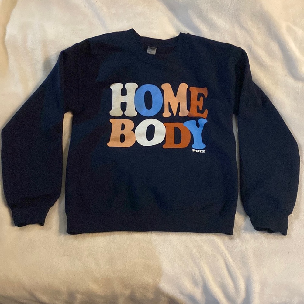 Gildan heavy blend “Homebody” sweatshirt